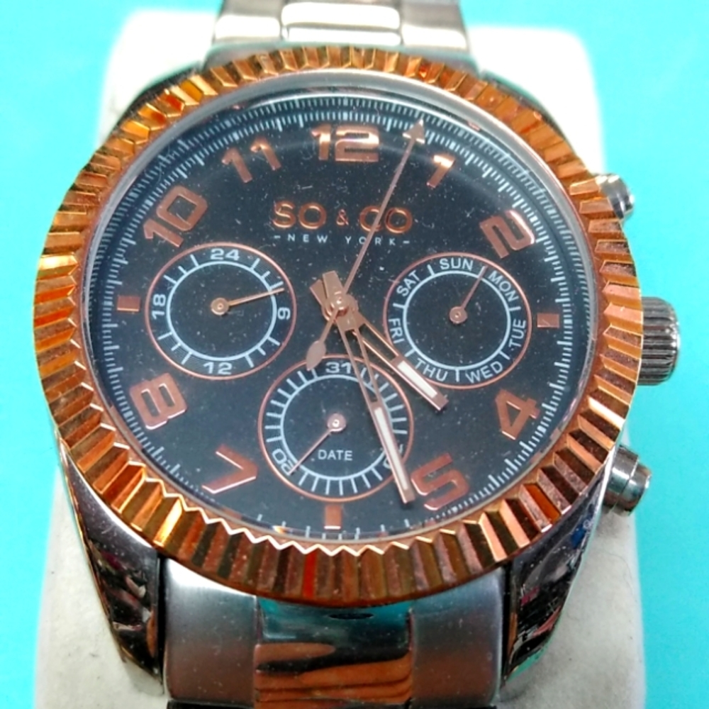 Men's wrist watch